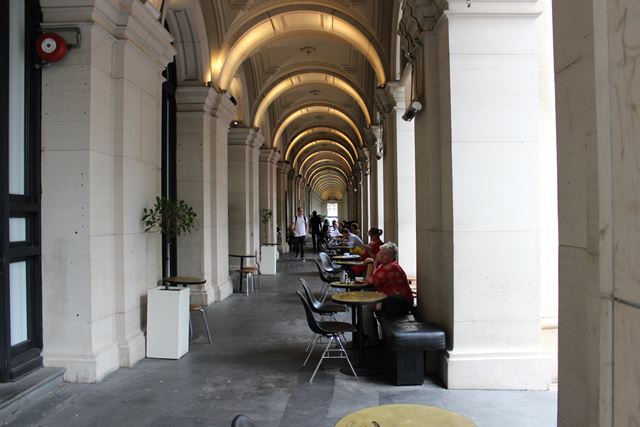 Cafe nach dem Shoppen in Australien trinken